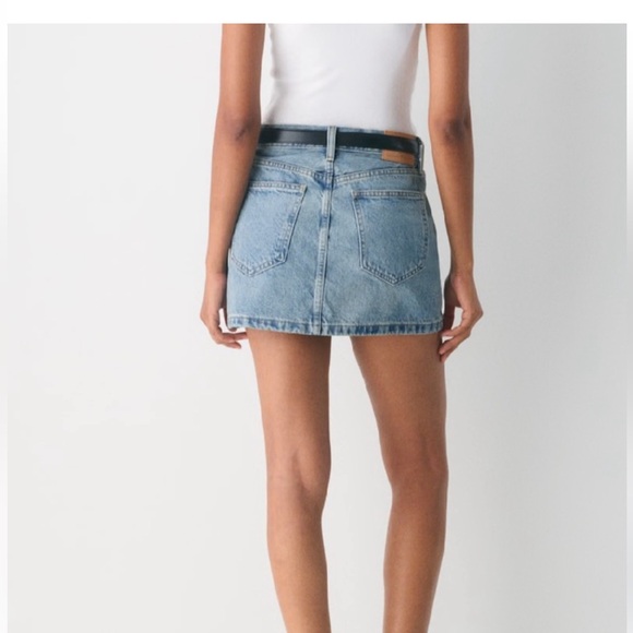 Aritzia Denim Forum the 90s Ricci Mini Skirt - size 26 2/4 perfect condition - Picture 2 of 8